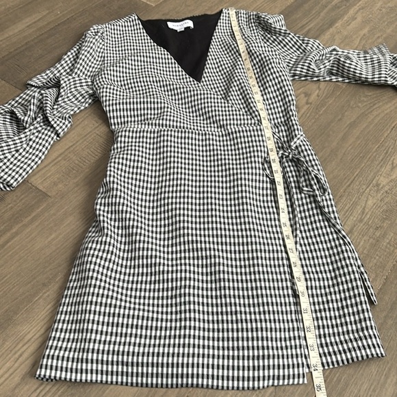 🔥Highline Collective🔥 | Black and white gingham puff sleeve wrap dress - Picture 9 of 16